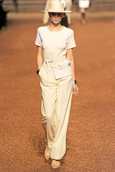 Look 8